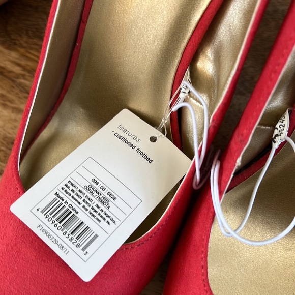 NWT Red Mossimo Platform Heels - Picture 8 of 8